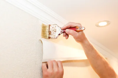 Pose de papier peint à Tallende — revêtements muraux et toiles de verre